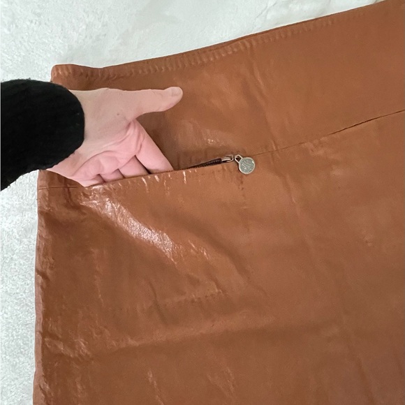 Max Studio Specialty Products M.S.S.P Faux Leather Mini Skirt, Sz 6 - Picture 2 of 9